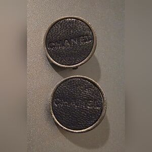 CHANEL Round Leather Stamped Clip On Earrings Gift Set